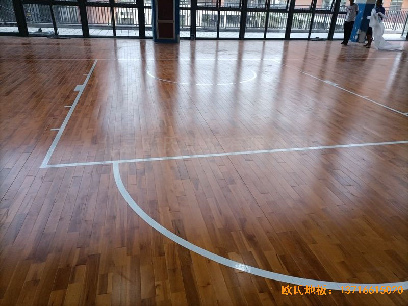 ���K���w����·�W(xu��)У�\(y��n)��(d��ng)ľ�ذ尲�b����