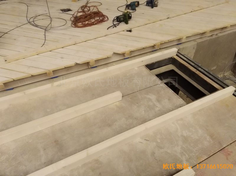 �ӱ��ȷ�����ͬ�ČWУ���_�\��ľ�ذ���b����